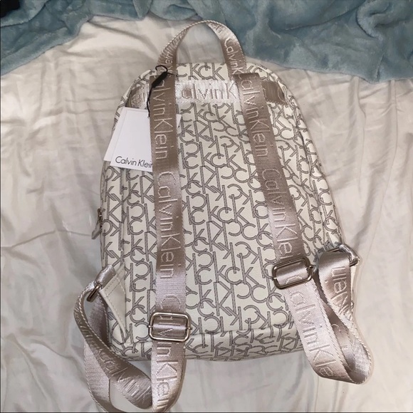 NWT Calvin Klein Medium Backpack - Picture 2 of 7